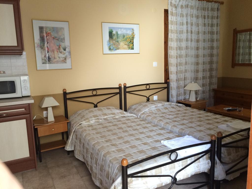 Vasilikos Apartments Paralia Agias Foteinis Esterno foto