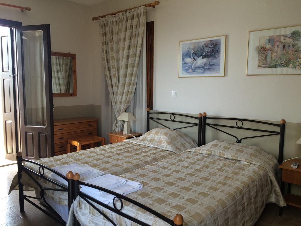 Vasilikos Apartments Paralia Agias Foteinis Esterno foto
