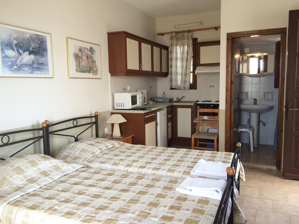 Vasilikos Apartments Paralia Agias Foteinis Esterno foto