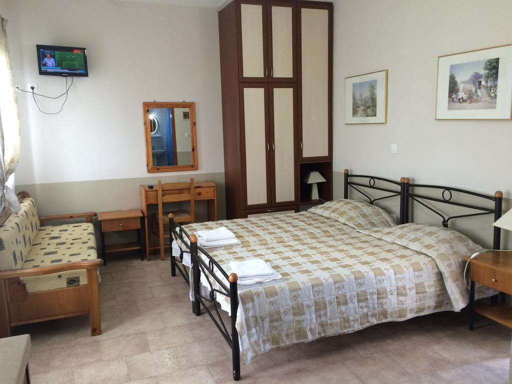 Vasilikos Apartments Paralia Agias Foteinis Esterno foto